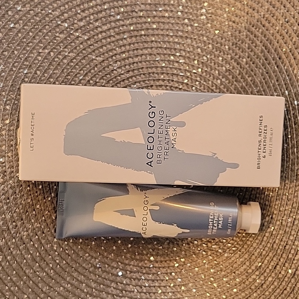 Facial brightening mask